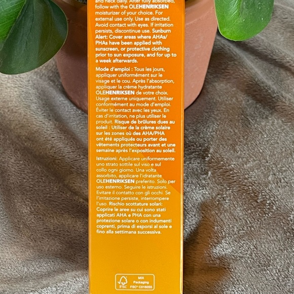 Olehenriksen Banana Bright Vitamin C Serum - Picture 6 of 9